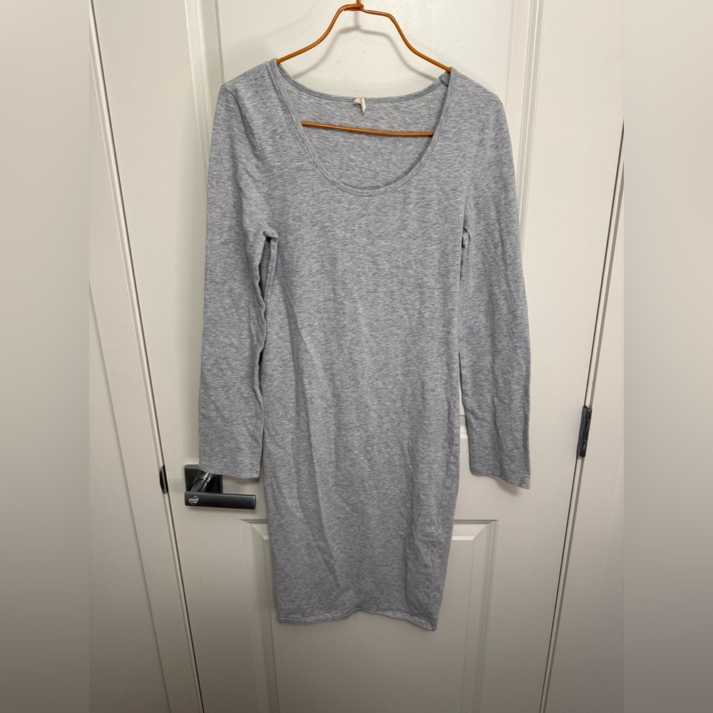 Pinkblush Maternity Light Grey Long-Sleeve Scoop Neck Dress in size M